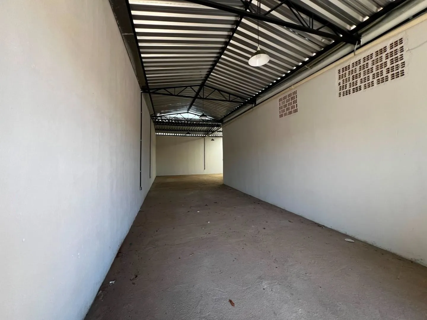 Imagem Galpão para alugar, 135 m² por R$ 1.850,00/mês - Sorriso - Patos de Minas/MG