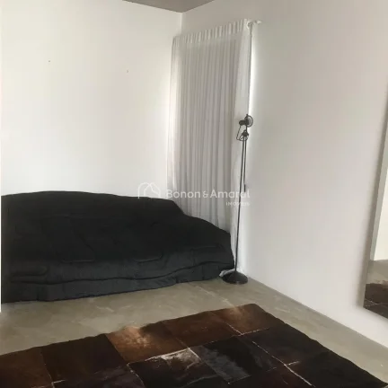 Imagem Apartamento à venda no Cambuí, em Campinas/SP. Possui um dormitório, banheiro, sala com ambientes...