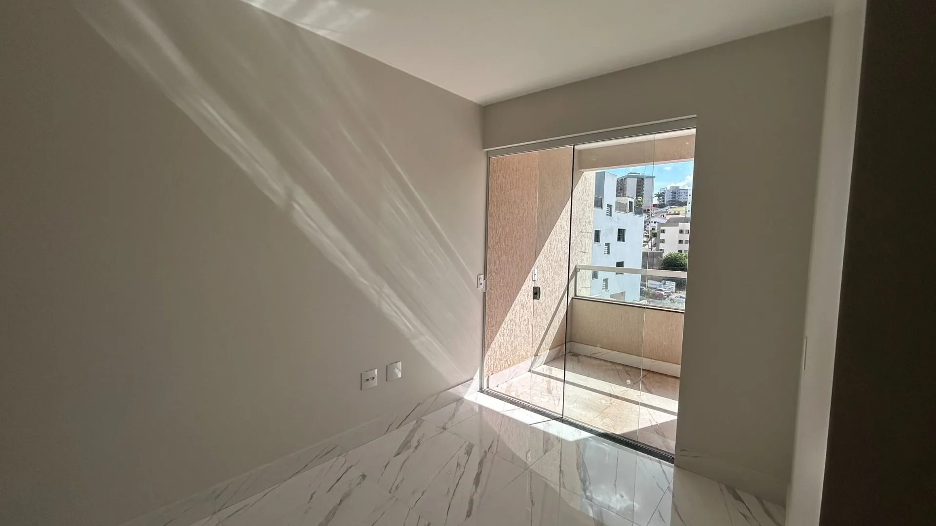 Imagem Apartamento à venda, 64 m² por R$ 300.000,00 - Antônio Caixeta - Patos de Minas/MG