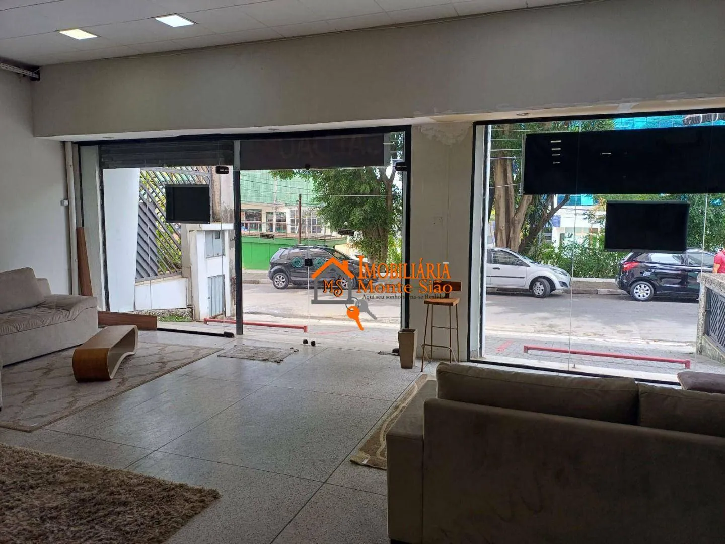 Foto do imóvel Salão à venda, 200 m² por R$ 1.500.000,00 - Vila Galvão - Guarulhos/SP
