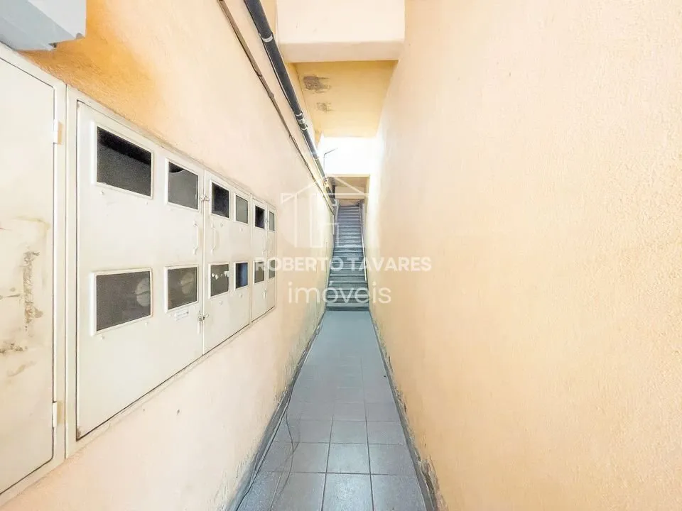 Imagem Prédio Bom Retiro - Com 2 andares, 4 aptos. de 90m² cada, 700 m² de área útil total, Loja no térreo com 300m².
