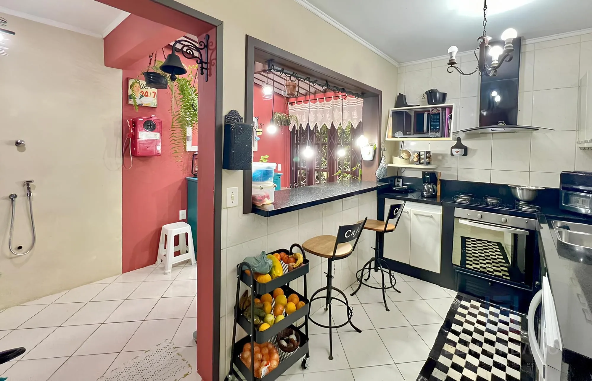 Imagem Casa à Venda em Sarandi - 3 Dormitórios, 1 Suíte, 2 vagas