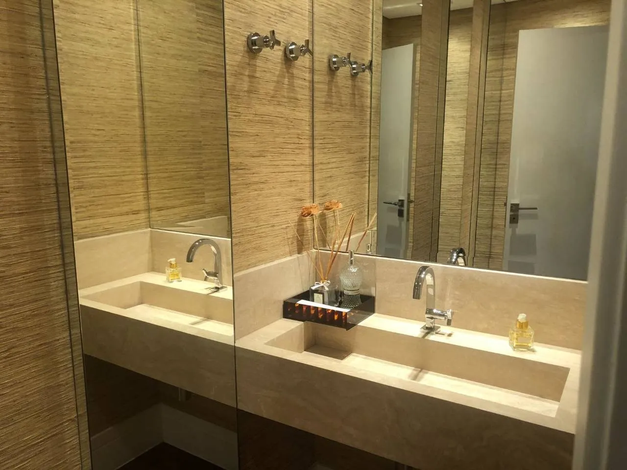 Imagem Casa com 2 dormitórios, 260 m² - Alphaville 01 - Barueri/SP