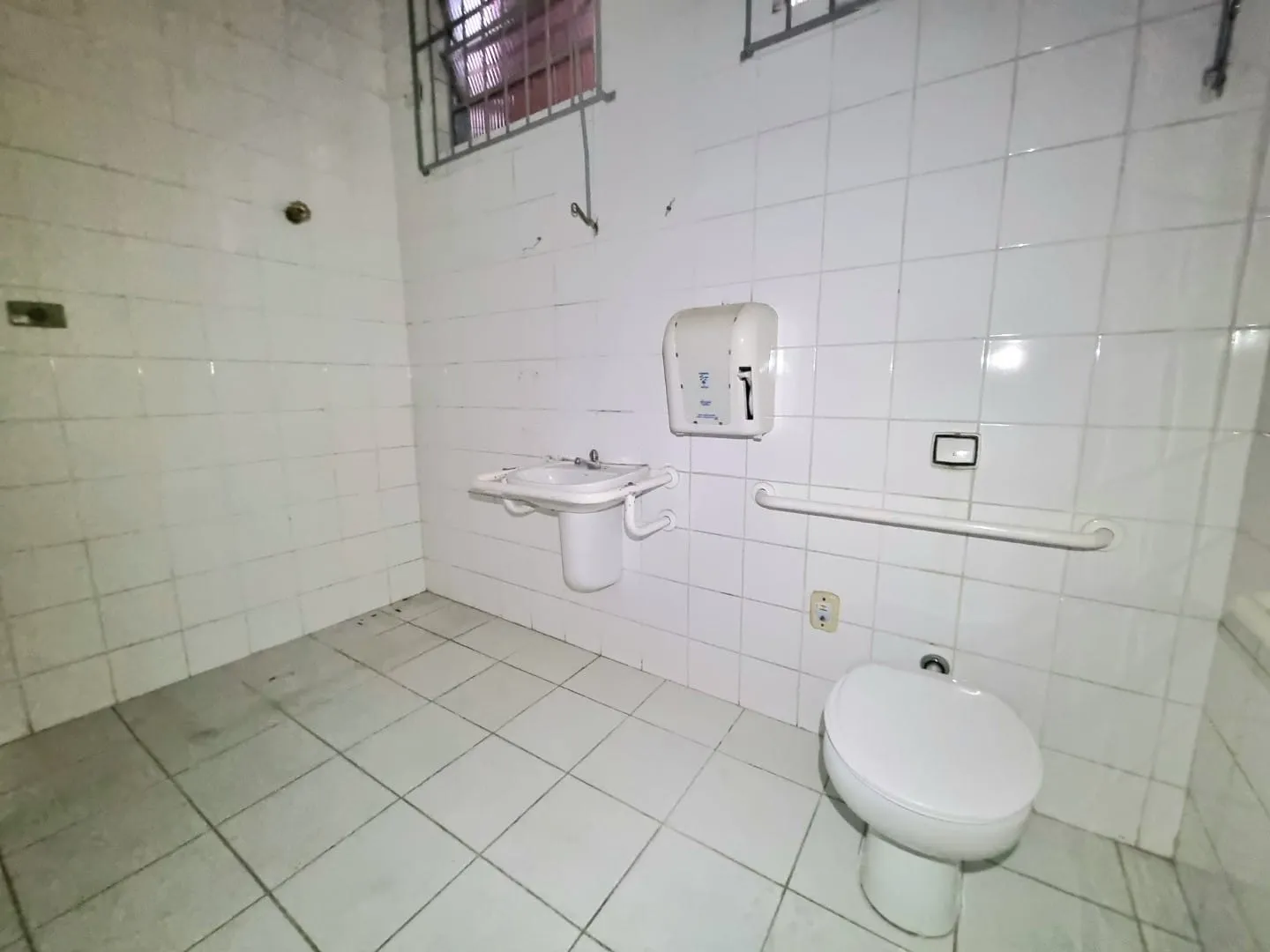 Imagem Excelente Oportunidade: Ponto Comercial de Esquina em Moreira César com 300m² e Alta Visibilidade para Novos Negócios