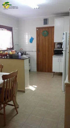 Imagem SOBRADO C/ 178M², 3 DORMS SENDO 1 SUITE E 6 VAGAS EM SANTA TEREZINHA