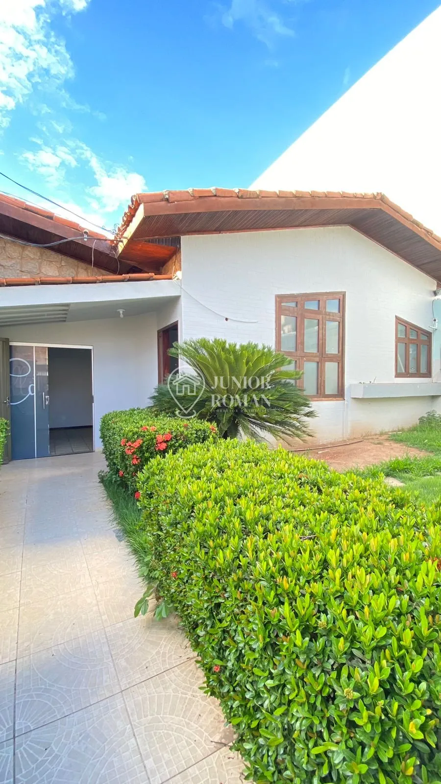 Foto do imóvel CASA COM SALÃO COMERCIAL 517M2 NO BAIRRO SANDRA REGINA - BARREIRAS/BA