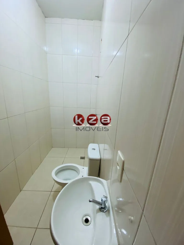 Imagem Galpão Comercial para Locação em Vinhedo-SP - Jardim São Lucas: 1 Sala, 3 Banheiros, 3 Vagas de Garagem, 200m² de Área.