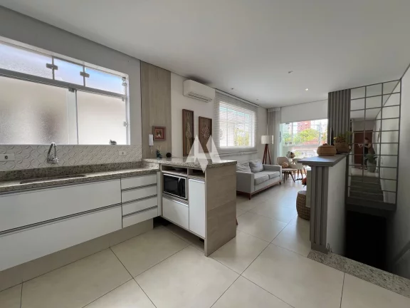 Imagem Casa à venda com 2 dormitórios e 1 suite - Embaré / Santos