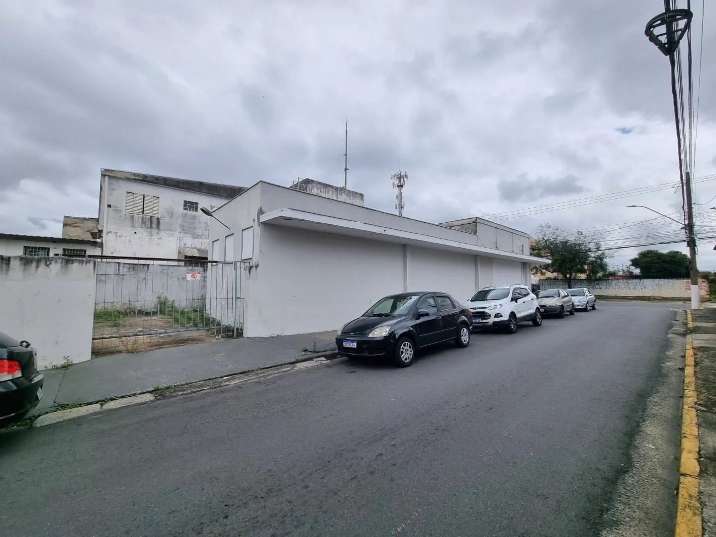 Imagem Excelente Oportunidade: Ponto Comercial de Esquina em Moreira César com 300m² e Alta Visibilidade para Novos Negócios