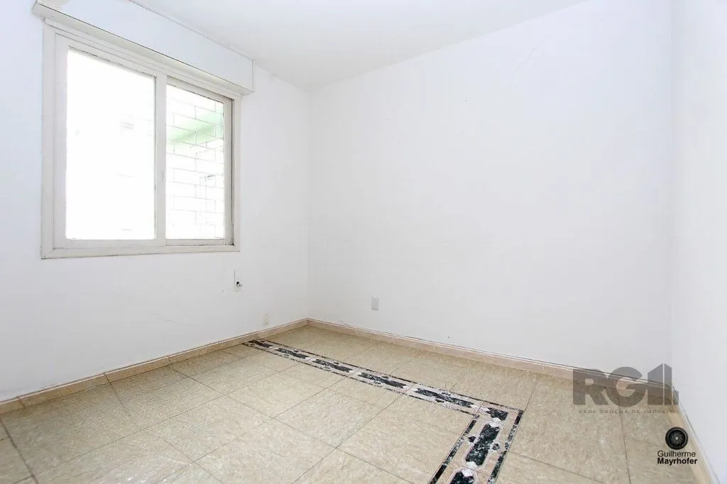 Imagem Casa com 5 suítes, 7 banheiros, 4 vagas no bairro Partenon