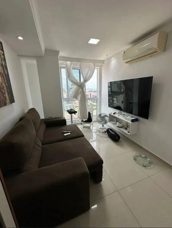 Imagem Apartamento com 2 quartos e suíte a 90m da praia de Intermares. Rooftop com piscina e excelente opção para investir.