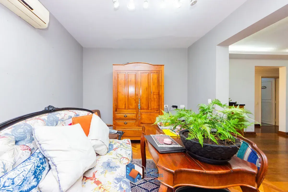 Imagem Apartamento para venda em Campo Belo com 4 quartos, sendo 1 suíte, 180m²