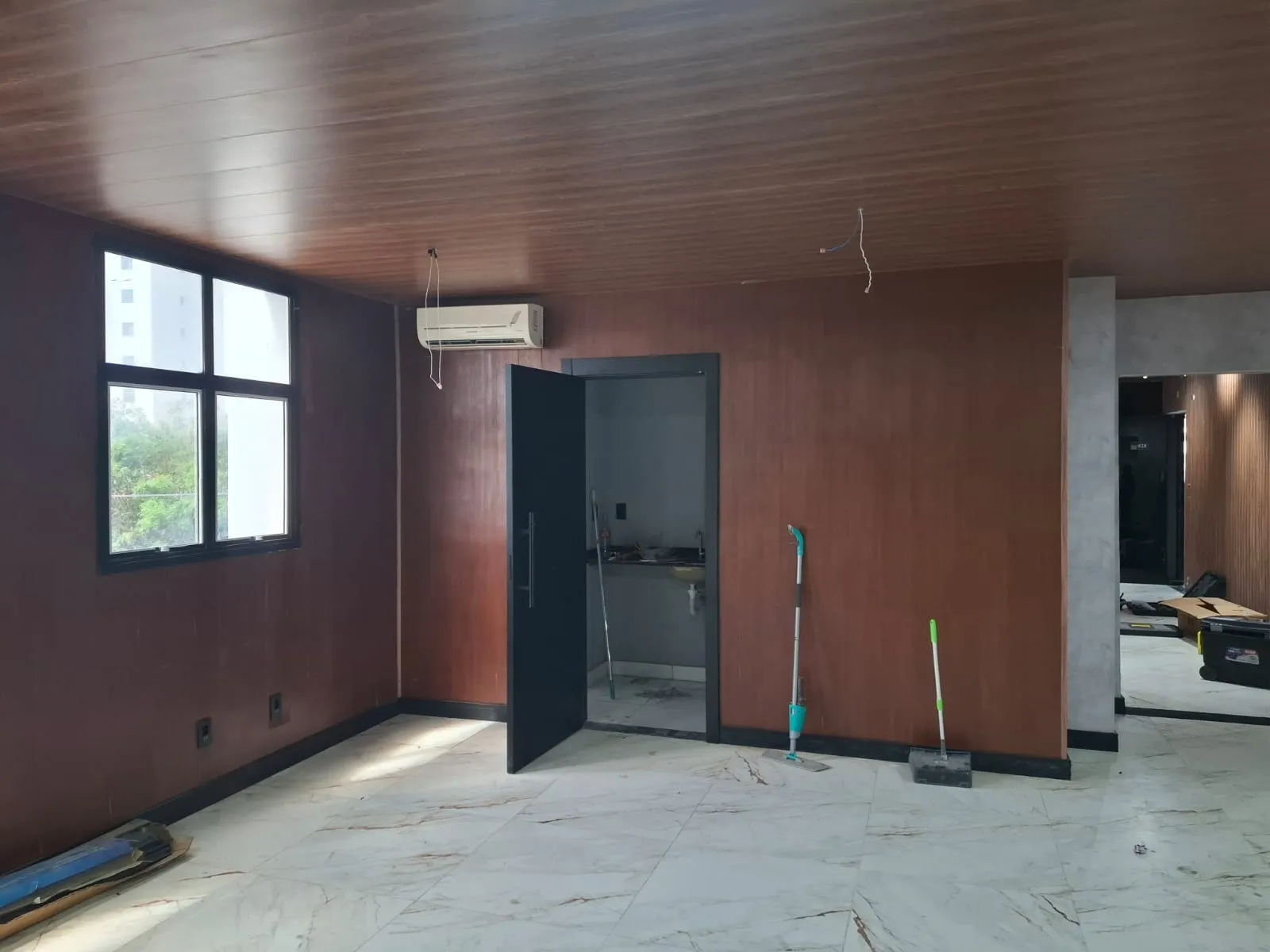Imagem Sala comercial 200m² Condomínio Black e Whitte- Sorocaba/SP