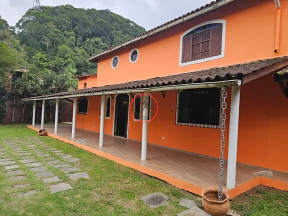 Imagem CASA A VENDA NO CENTRINHO DE BOISSUCANGA, COM 2 SUÍTES A 100 METROS DA PRAIA, ACEITA PERMUTA EM SÃO JOSÉ DOS CAMPOS