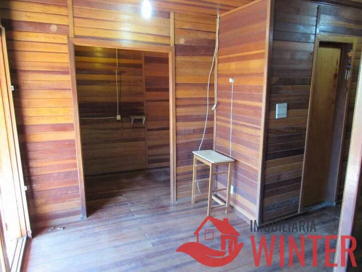 Imagem Casa de madeira com 2 dormitórios no bairro Picão