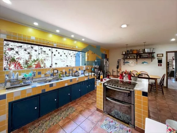 Imagem Casa à venda na Granja Viana - Linda e Rústica!