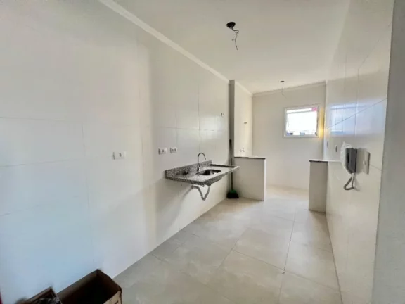 Imagem EXCELENTE OPORTUNIDADE! Apartamento no canto do forte com 2 dormitórios e suíte!