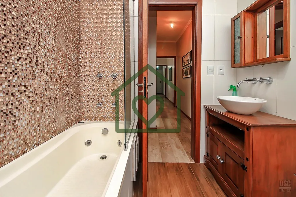 Imagem Apartamento de frente, de 2 dormitórios com 93m2, banheiro com banheira para seus momentos de relax...