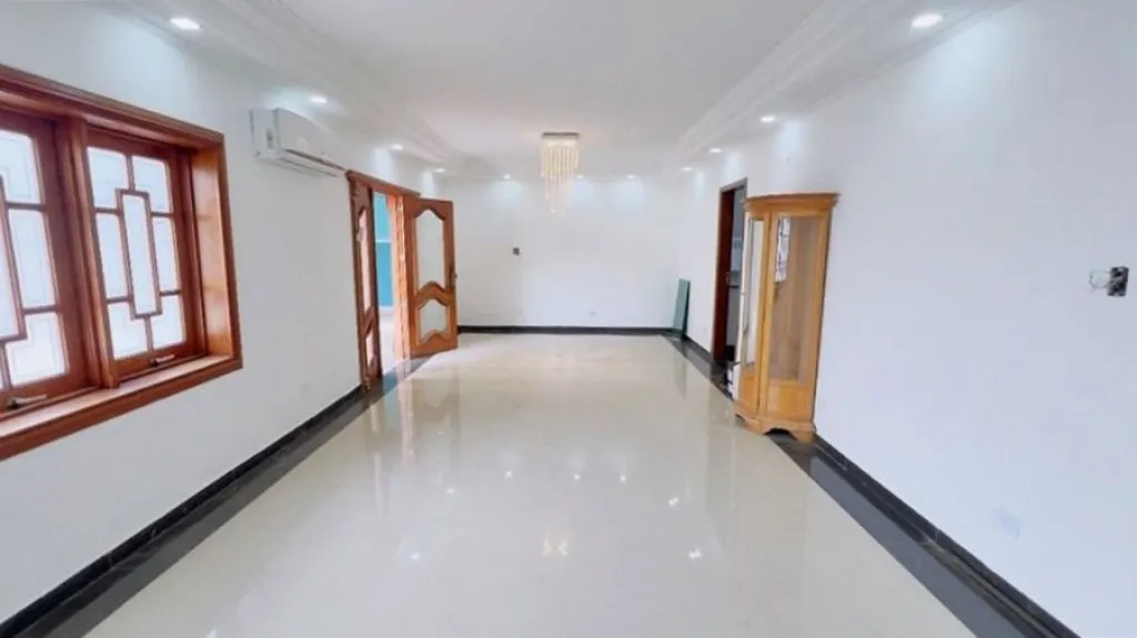 Imagem CASA COM 250,00 m² - CANTO DO FORTE - PRAIA GRANDE SP