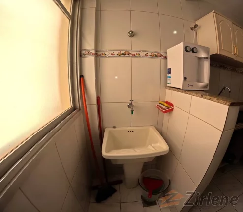 Imagem Apartamento Aconchegante de 2 Quartos na Segunda Quadra do Mar