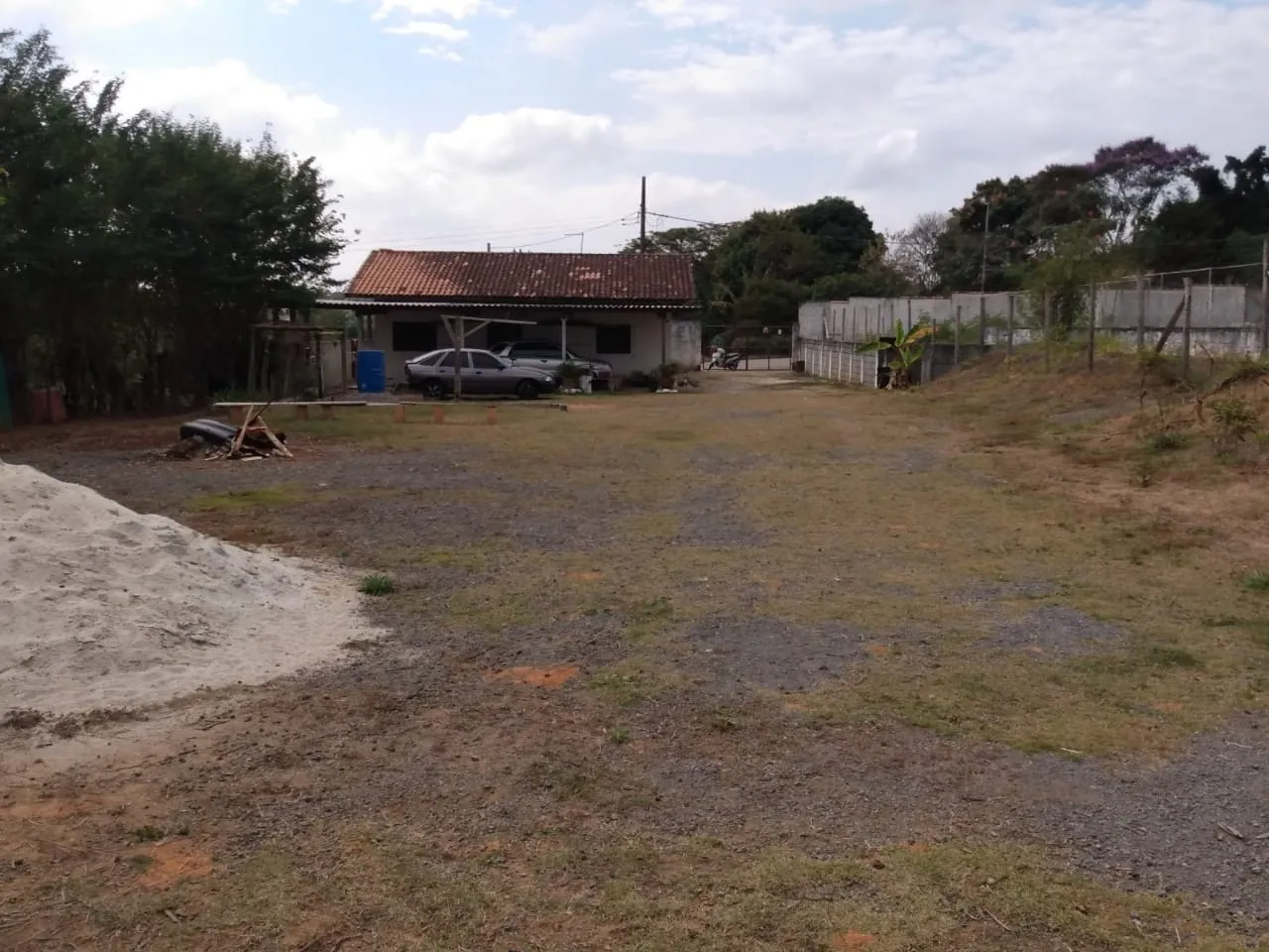 Foto do imóvel Chácara à venda 3 Quartos, 2 Vagas, 1800M², Parque Lago Azul, Pindamonhangaba - SP