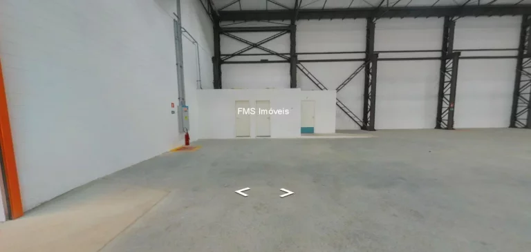 Imagem Galpão Comercial de Alto Padrão para Locação na Vila Anastácio, São Paulo-SP: 4 Vagas de Garagem e 1.125,00 m² de Área