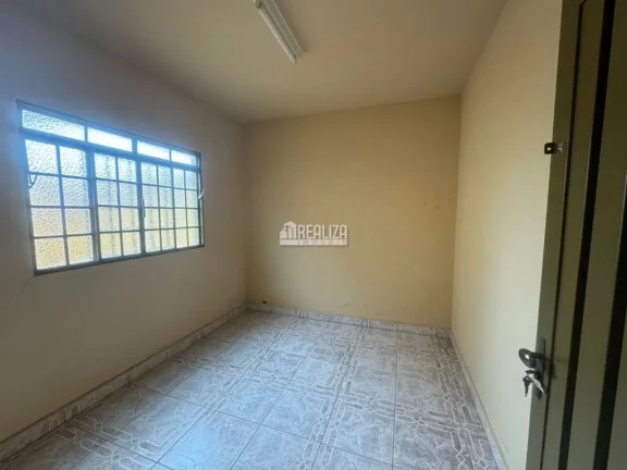 Imagem Casa de 3 dormitórios à venda no bairro Fabrício em Uberaba
