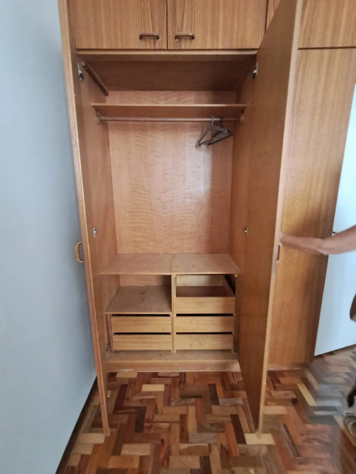 Imagem Apartamento à venda no Centro de Sorocaba, 116 m², 3 dormitórios, suíte, andar alto, vista panorâmica, portaria 24 horas.