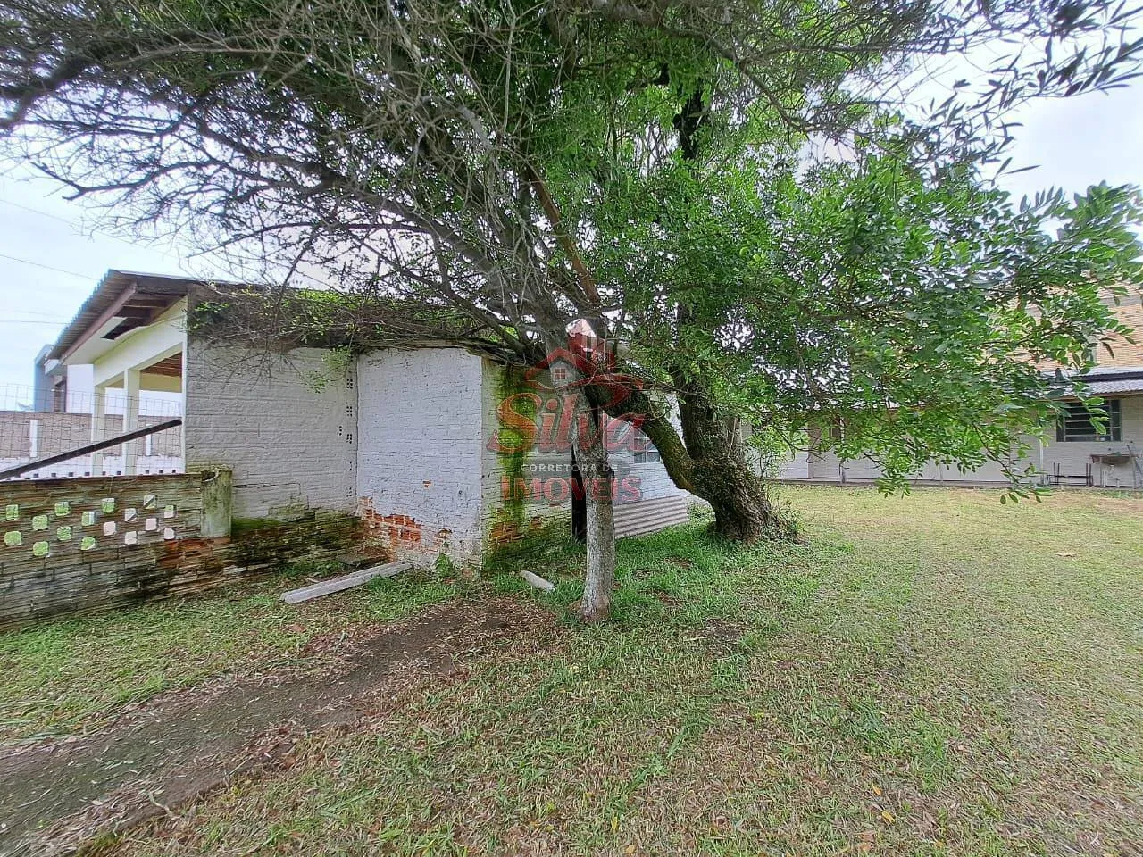 Imagem C139 | Casa 4 dormitórios com pátio cercado em Mariluz