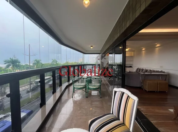 Imagem Apartamento à venda com 252m², 3 suítes, frente mar com sacadas por R$3.000.000,00 no Gonzaga em Santos