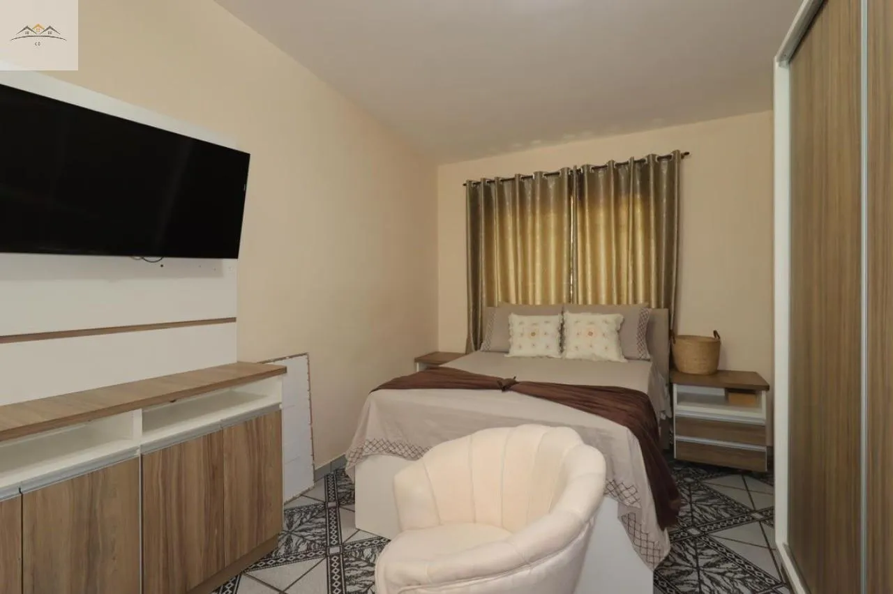 Imagem Sobrado à venda na V. Pires, Santo André 5 dorm. 2 suítes 5 vgs 280m²