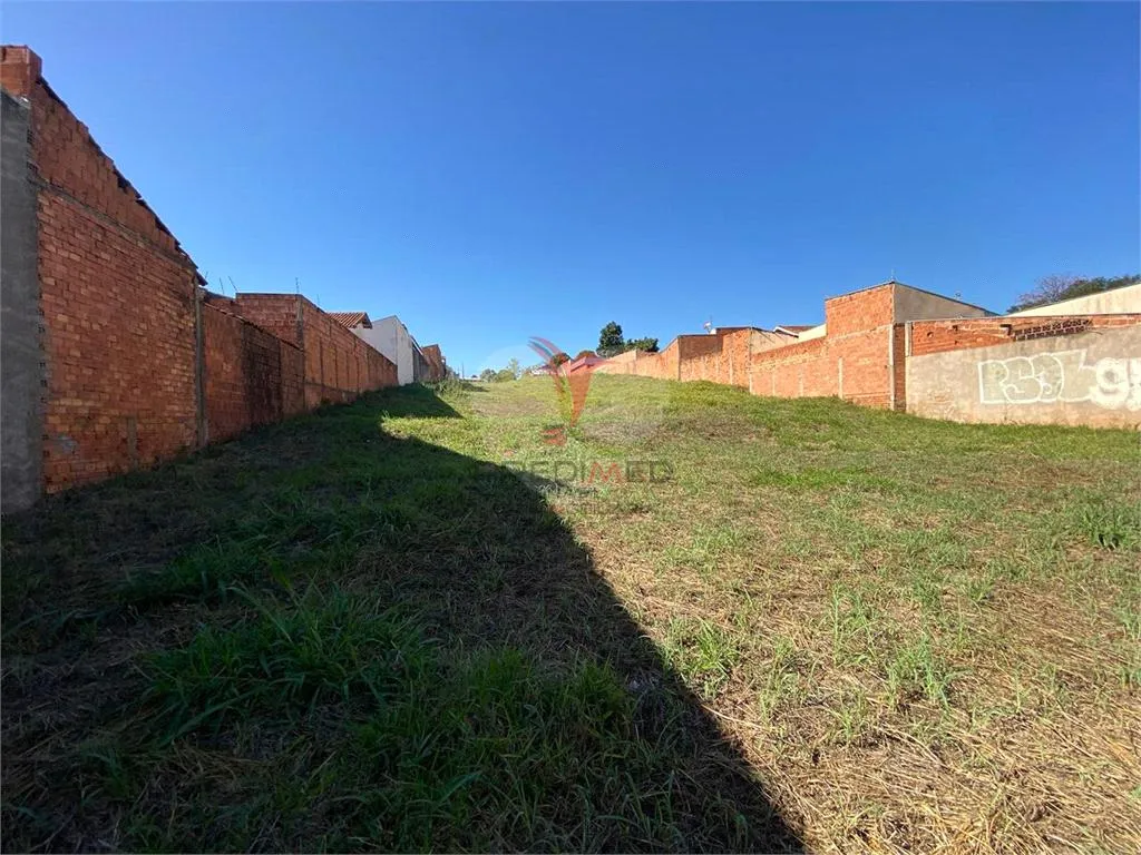Imagem Lote/Terreno de 2061m² no bairro Jardim Príncipe, em Lençóis Paulista
