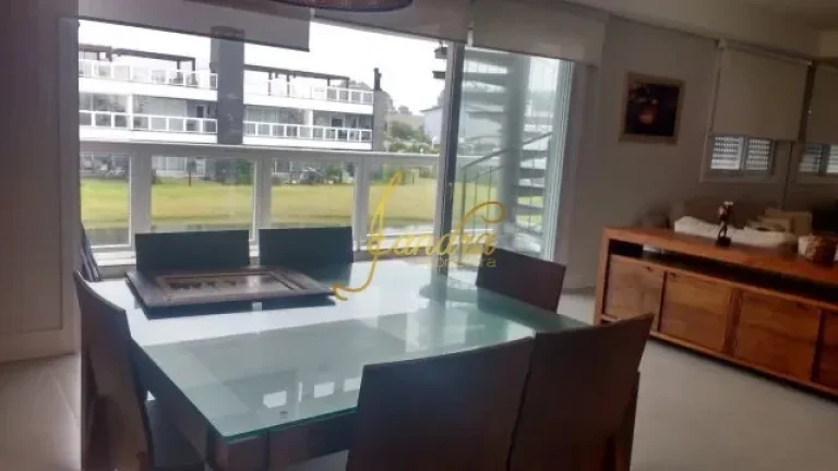 Imagem Apto em condomínio fechado com 03 suites
