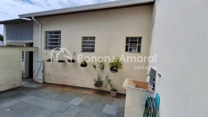 Imagem Casa à venda no Parque Taquaral com 4 quartos e 2 banheiros