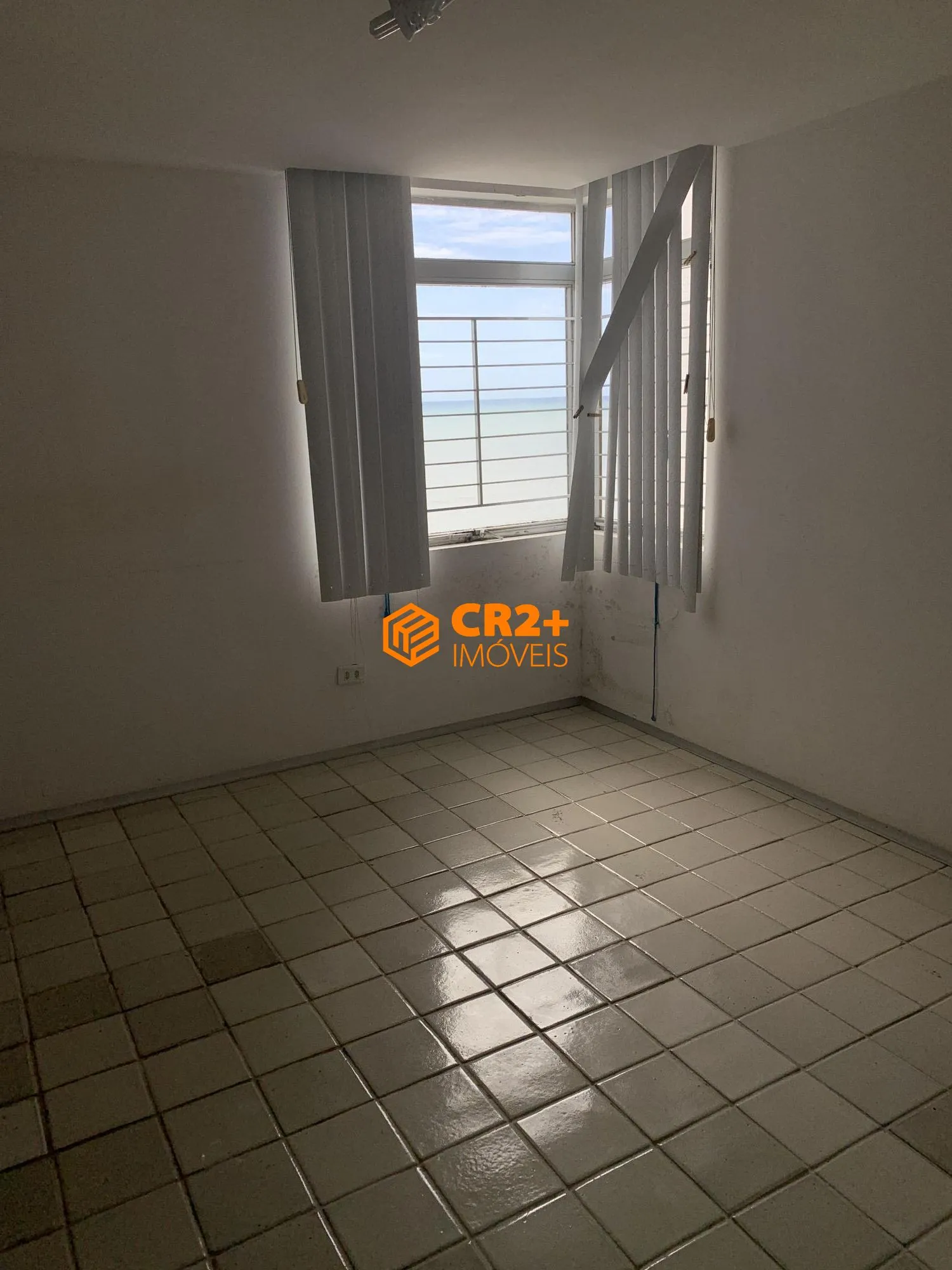 Imagem Vendo Apartamento com 277m2, 4QTOS, 2 Suítes sendo uma master.