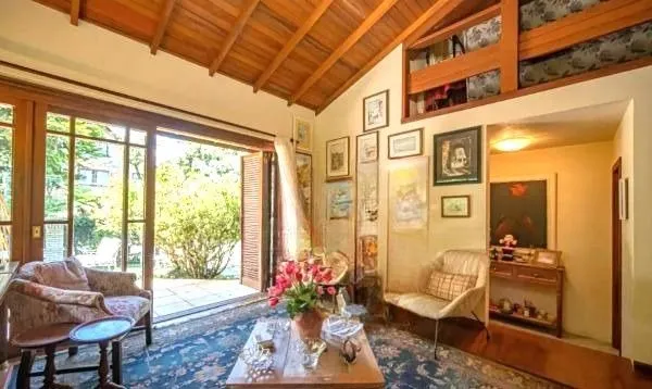 Imagem Casa em Gramado de 4 dormitórios e 4 vagas