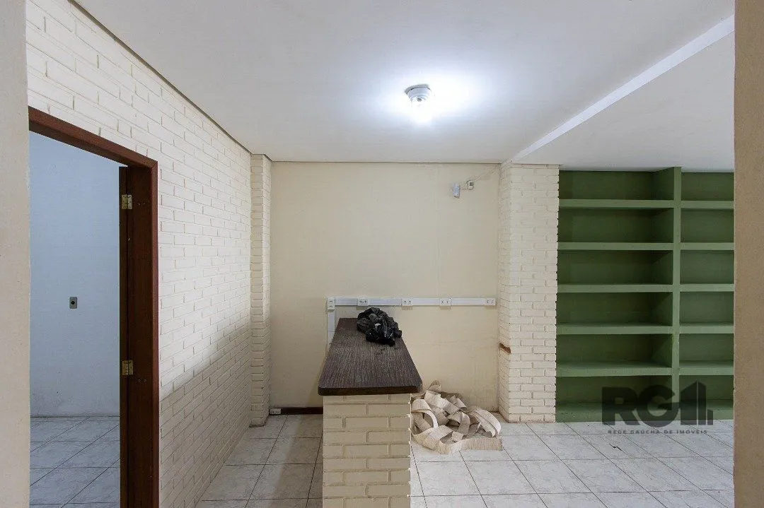 Imagem Casa de alvenaria, excelente ponto comercial.