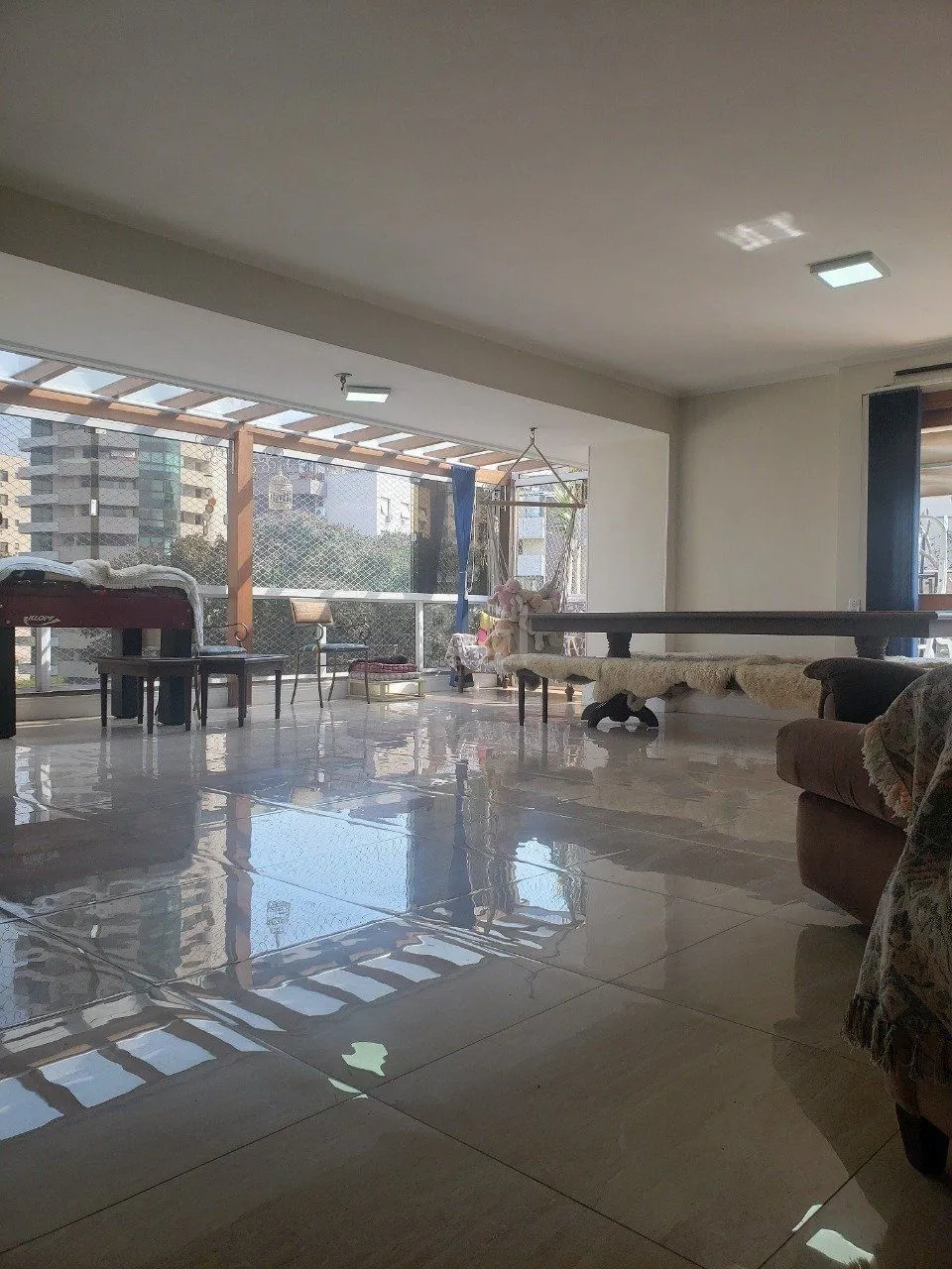 Imagem Cobertura para Venda - 296m², 3 dormitórios, sendo 1 suites, 3 vagas - Petrópolis