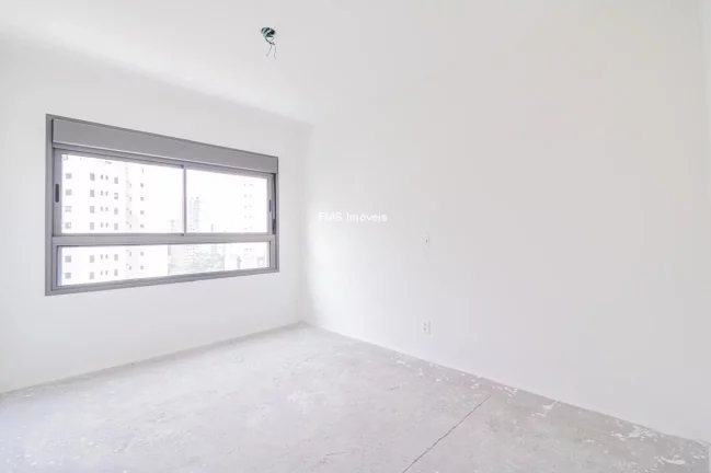 Imagem Apartamento à venda na Vila Mariana com 4 quartos sendo 2 suítes, 2 vagas de garagem.