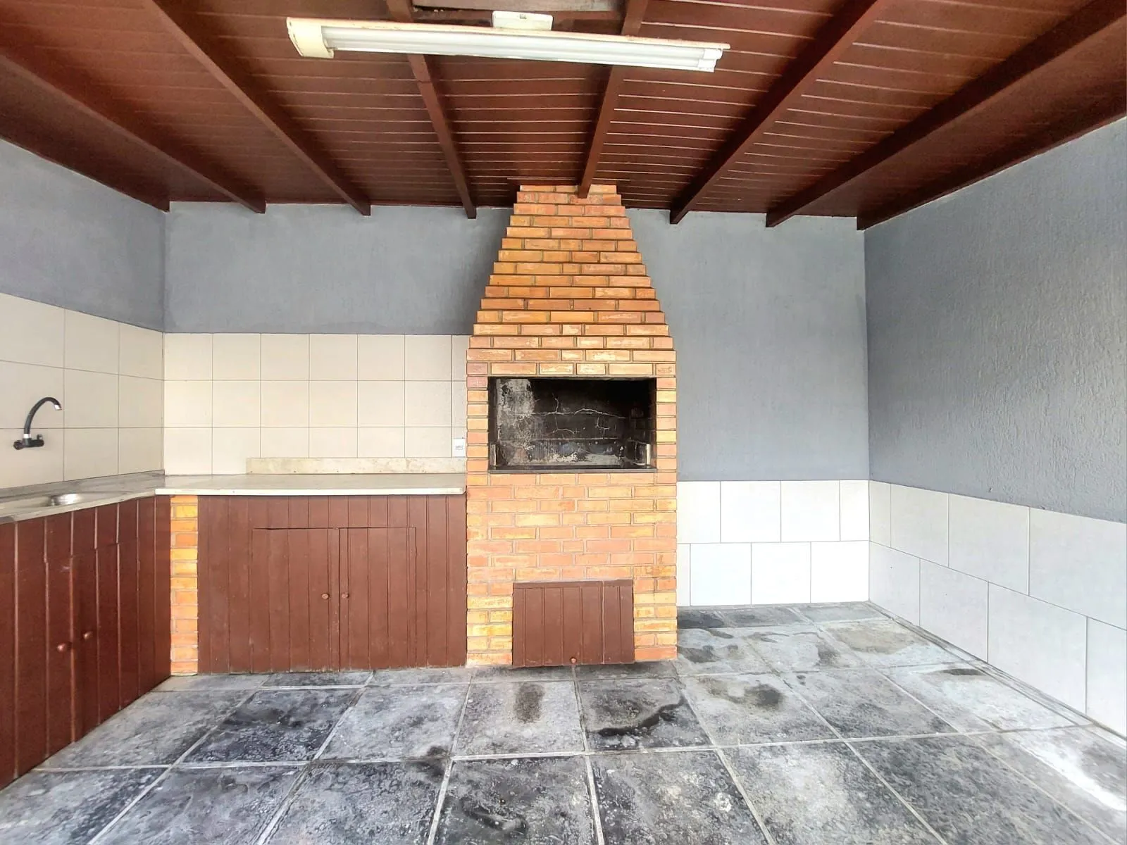 Imagem Casa mobiliada dois dormitórios e vaga no bairro Hipica.
