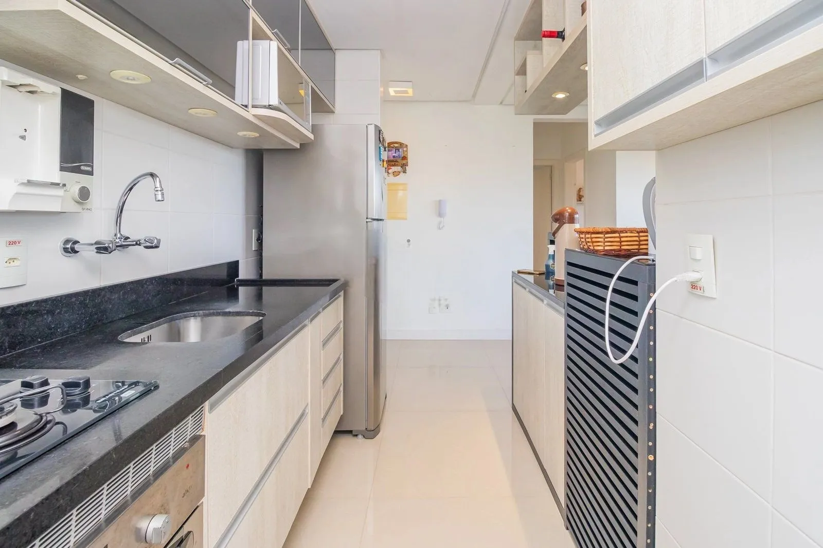 Imagem Apartamento 2 Dormitórios com Suíte e 2 Vagas no Jardim Botânico - Porto Alegre