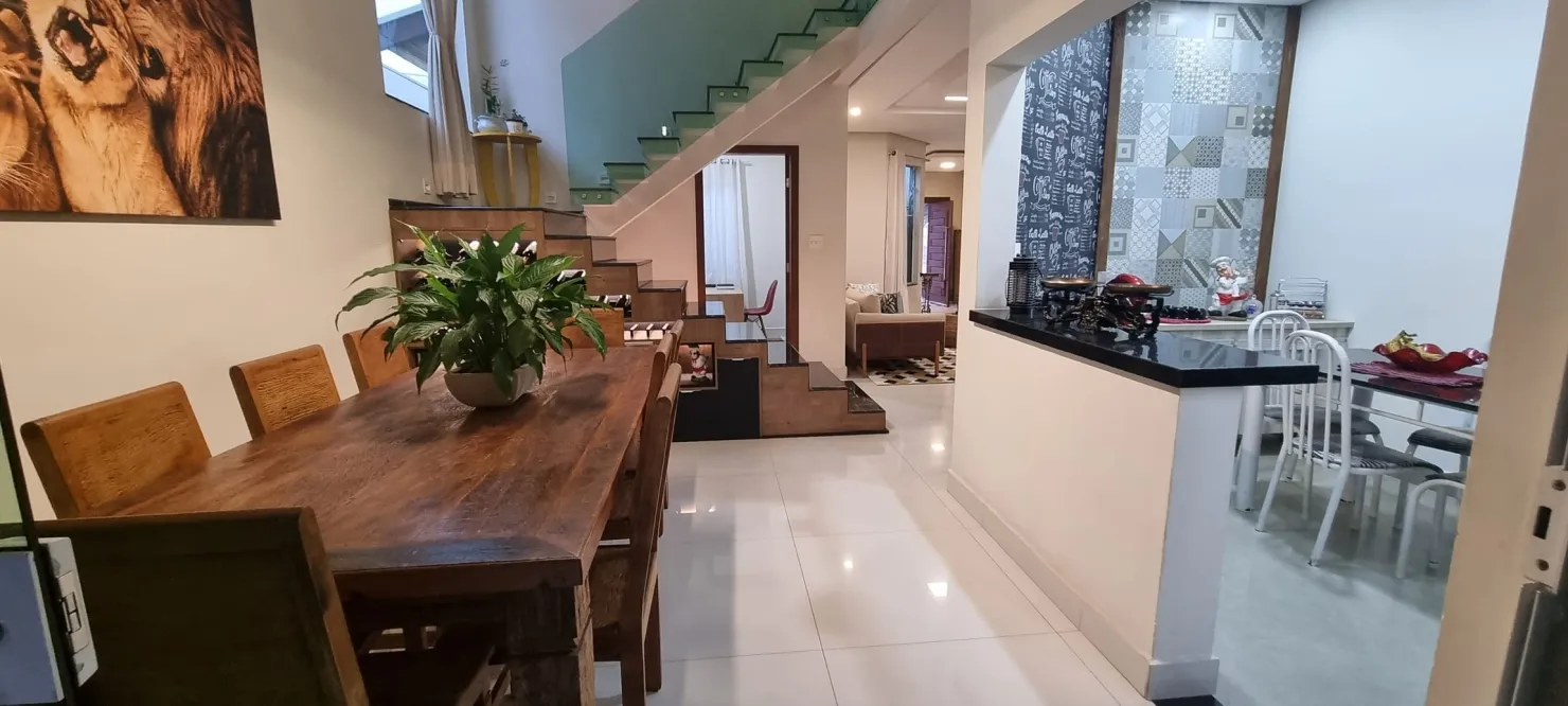 Imagem Magnífica Casa no Condomínio Reserva dos Lagos: Espaços Amplos, Acabamentos de Alto Padrão e Vista Única