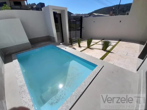 Imagem Casa / Sobrado para Venda em Camboriú / SC no bairro São Francisco de Assis