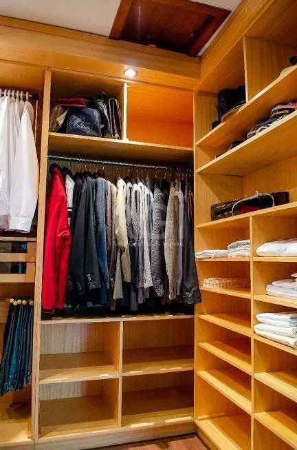 Imagem Casa com 5 dormitórios, 550 m² no Bairro Vila Jardim - Porto Alegre/RS