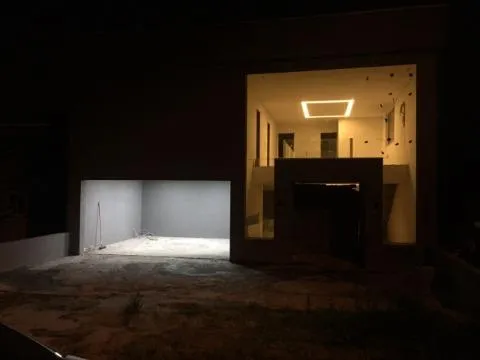 Imagem VENDA DE SOBRADO EM CONSTRUÇÃO NO CONDOMÍNIO JARIDM IMPERIAL HILLS III, EM ARUJÁ/SP, 500m² com 4 suítes, piscina, churrasqueira e 6 vagas CONSULTE-NOS