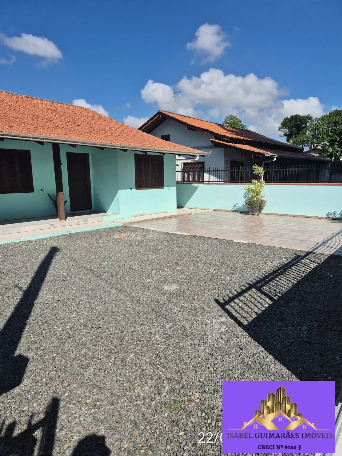 Imagem Alugo Casa Mobiliada, 04 quartos, 02 banheiros, no Centro de Navegantes