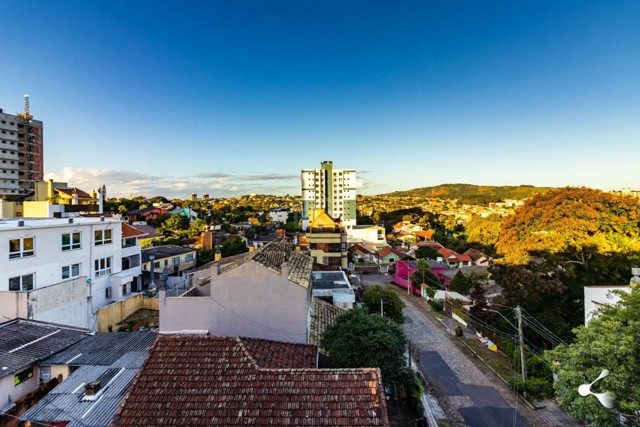 Imagem Cobertura com 3 quartos e 1 vaga no Bairro Petrópolis em Porto Alegre