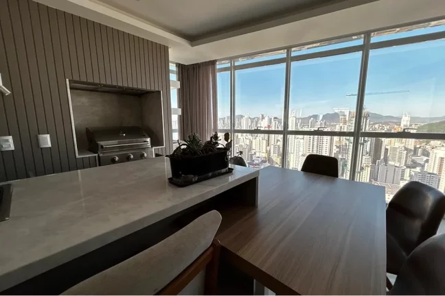 Foto do imóvel Apartamento à venda em Balneário Camboriú, Centro, com 4 quartos, 228m2 em Brasil