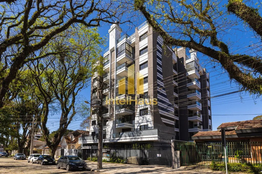 Imagem Localizado no Juvevê, um dos bairros mais valorizados de Curitiba, o Terrasse Normandie possui apar...