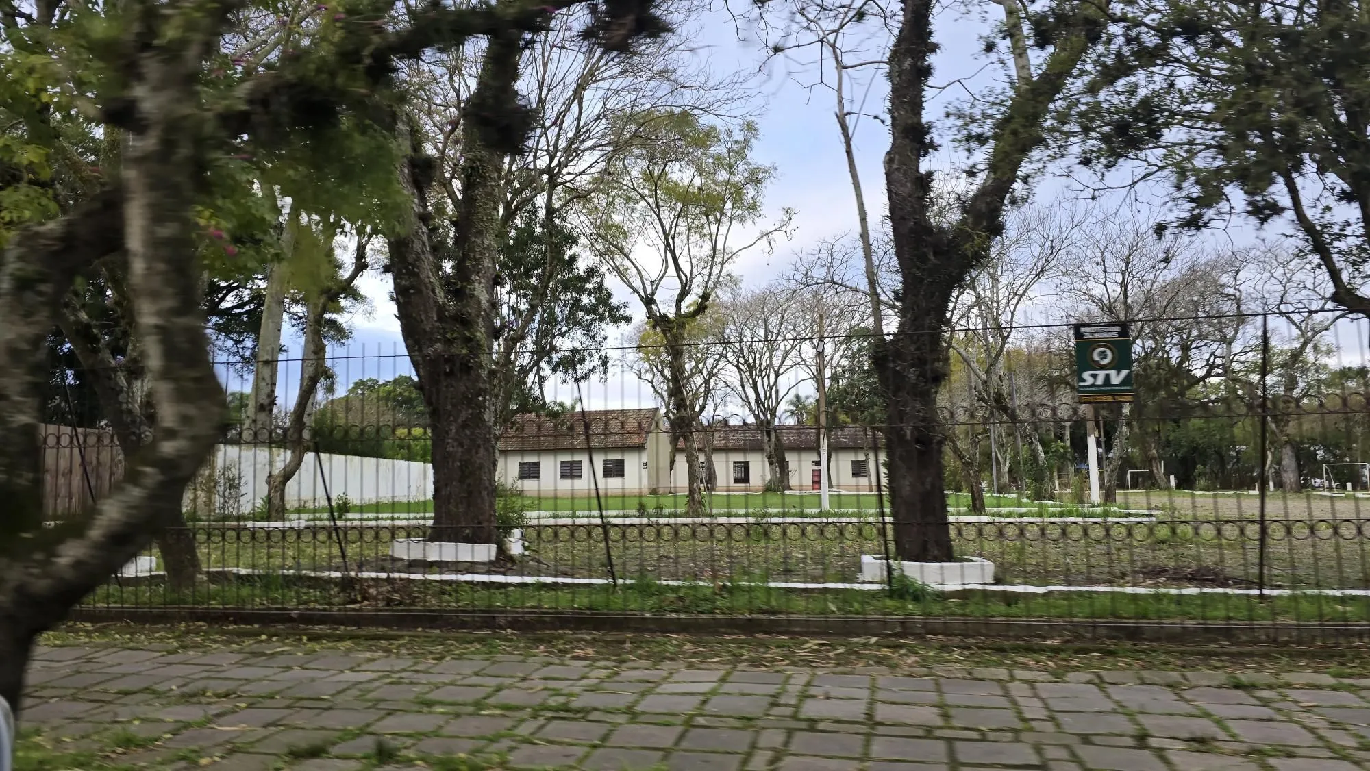 Imagem Terreno junto ao Clube do Professor Gaúcho.
